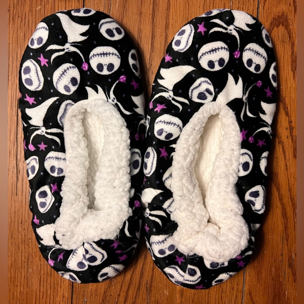 Disney: The Nightmare Before Christmas Fuzzy Babba Slipper Socks! Size 5.5- 7.5.